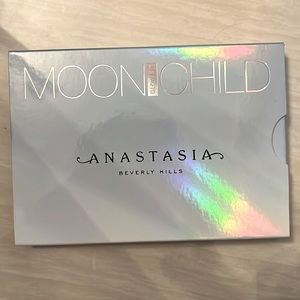 MOON CHILD Anastasia Be early Hills Glow Kit